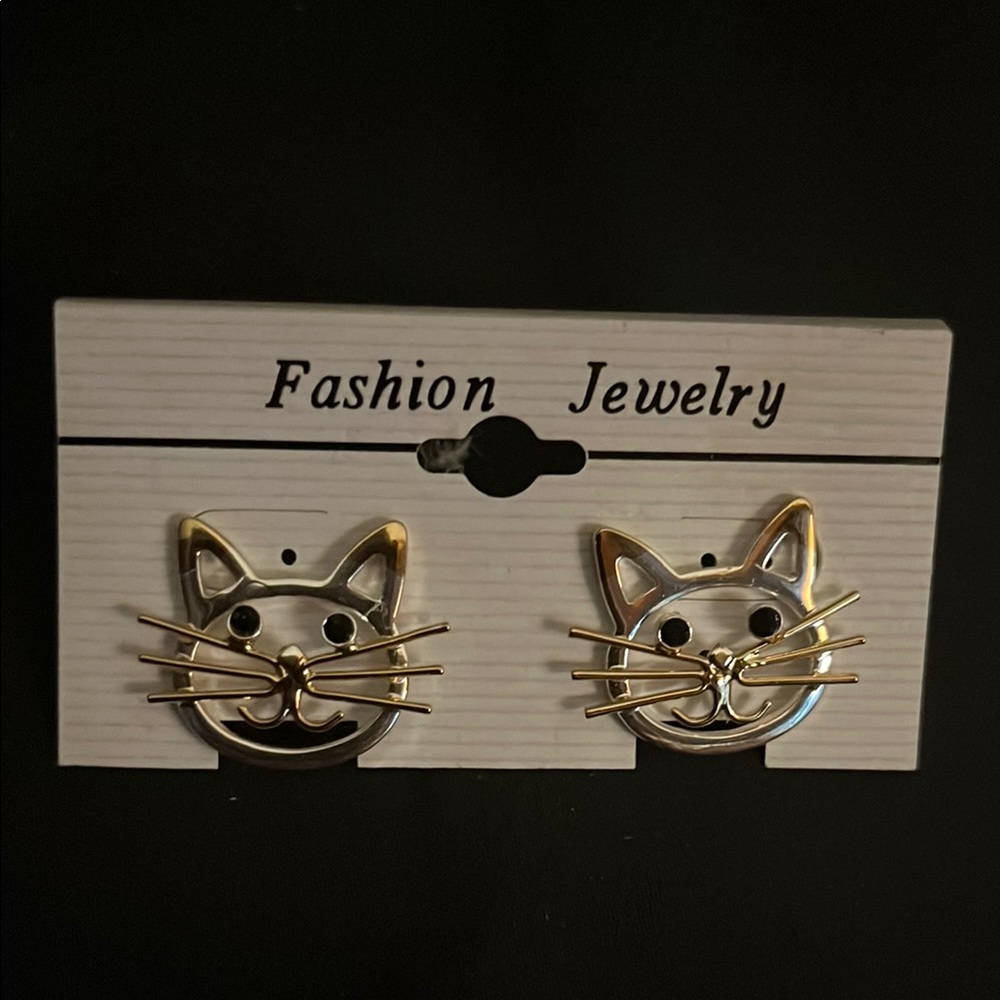 Fashion Jewelry Cat Earrings in Gold and Silver